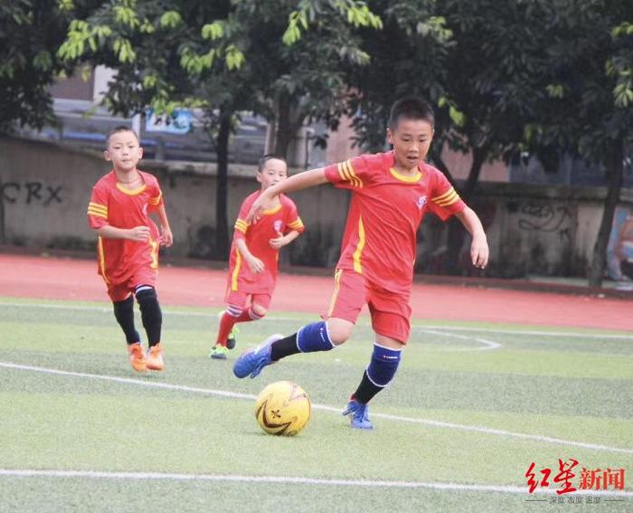 华体会官网-关于国内足球联赛精彩回顾：球员大放异彩，助力球队胜利的信息