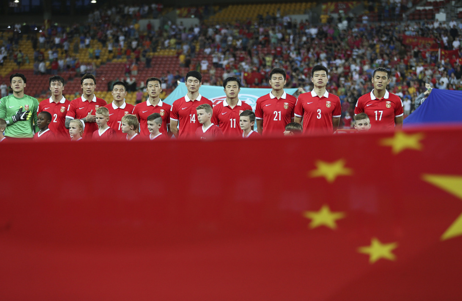 华体会体育登陆-关于国内足球热情高涨，国际比赛挑战接踵而至的信息